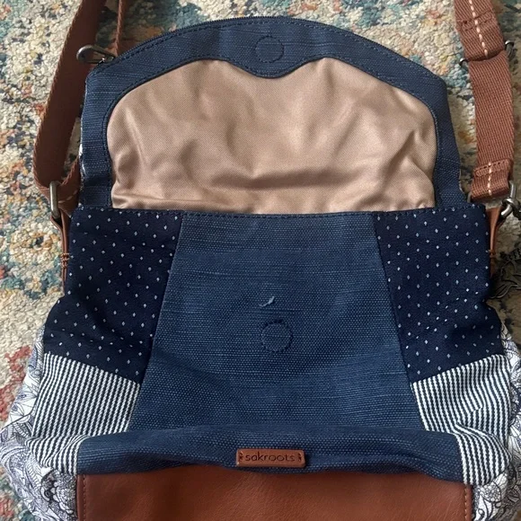 Sakroots Navy and Brown Floral Shoulder Bag - Picture 5 of 12